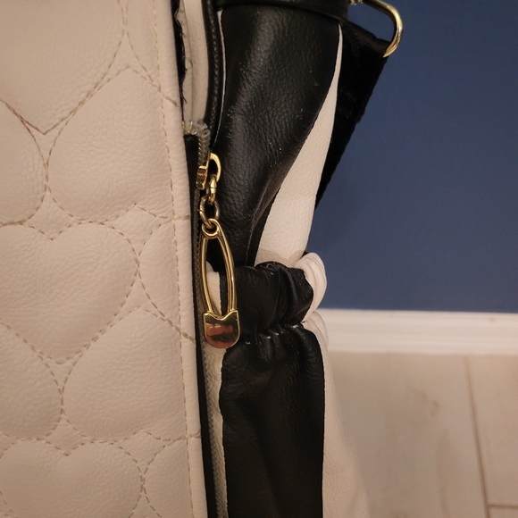 Betsey Johnson Diaper bag - Picture 3 of 10